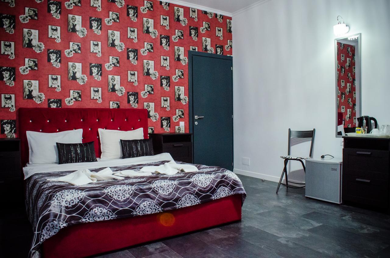 Lux 3* Bucharest