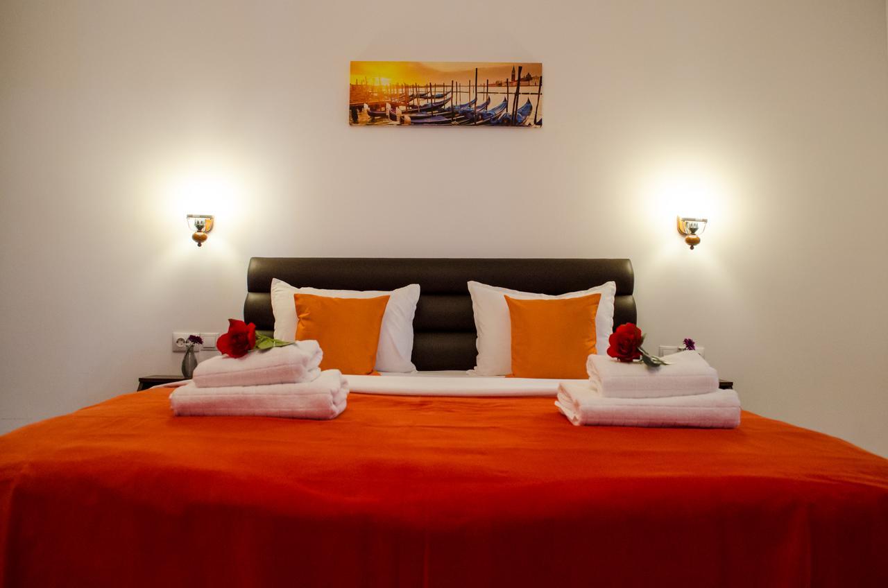 Lux Bucarest