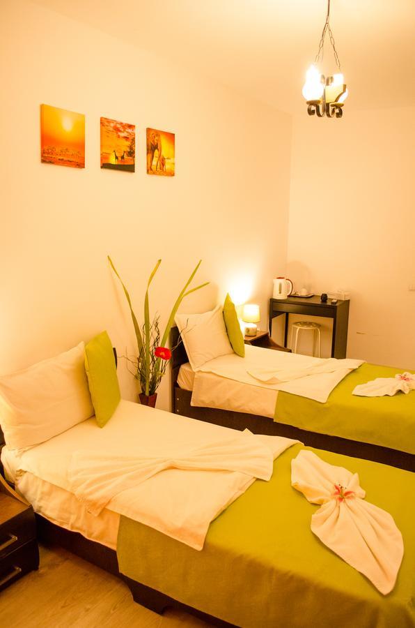 Lux 3*